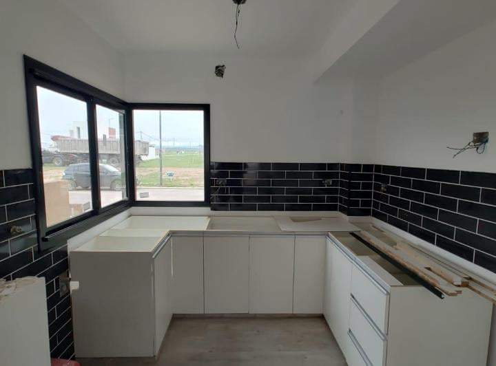 DUPLEX DE CATEGORIA EN VENTA - PRADOS DE MANATIALES - 3 DORMITORIOS 2 BAÑOS