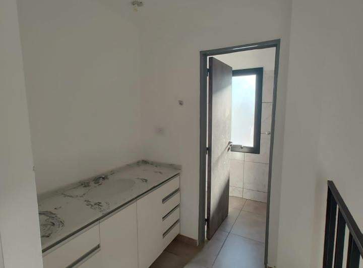 DUPLEX DE CATEGORIA EN VENTA - PRADOS DE MANATIALES - 3 DORMITORIOS 2 BAÑOS