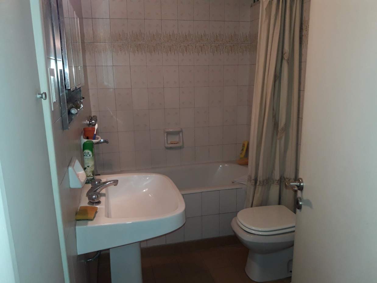 Vendo departamento 3 dormitorios con cochera. Centro