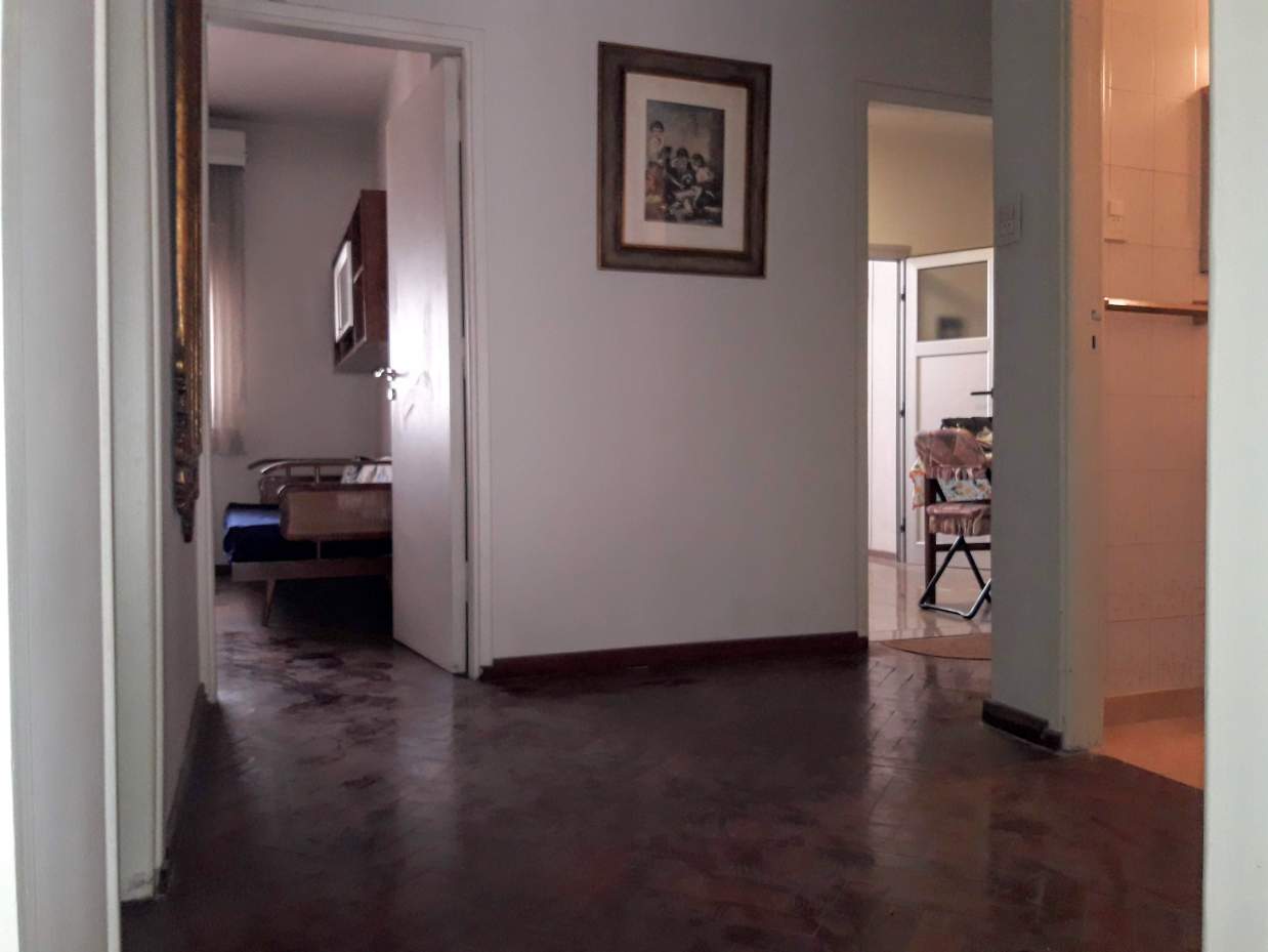 Vendo departamento 3 dormitorios con cochera. Centro