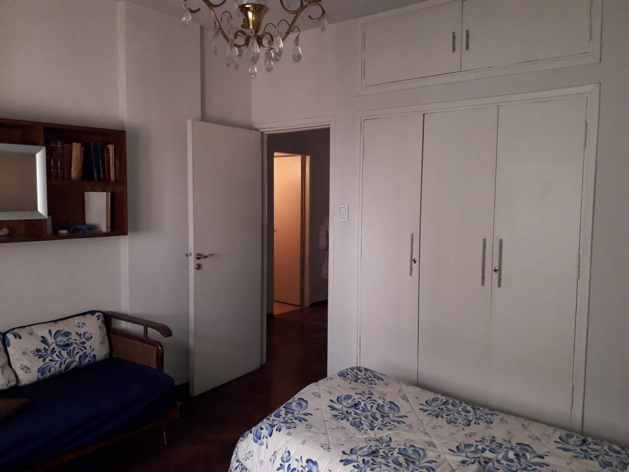Vendo departamento 3 dormitorios con cochera. Centro