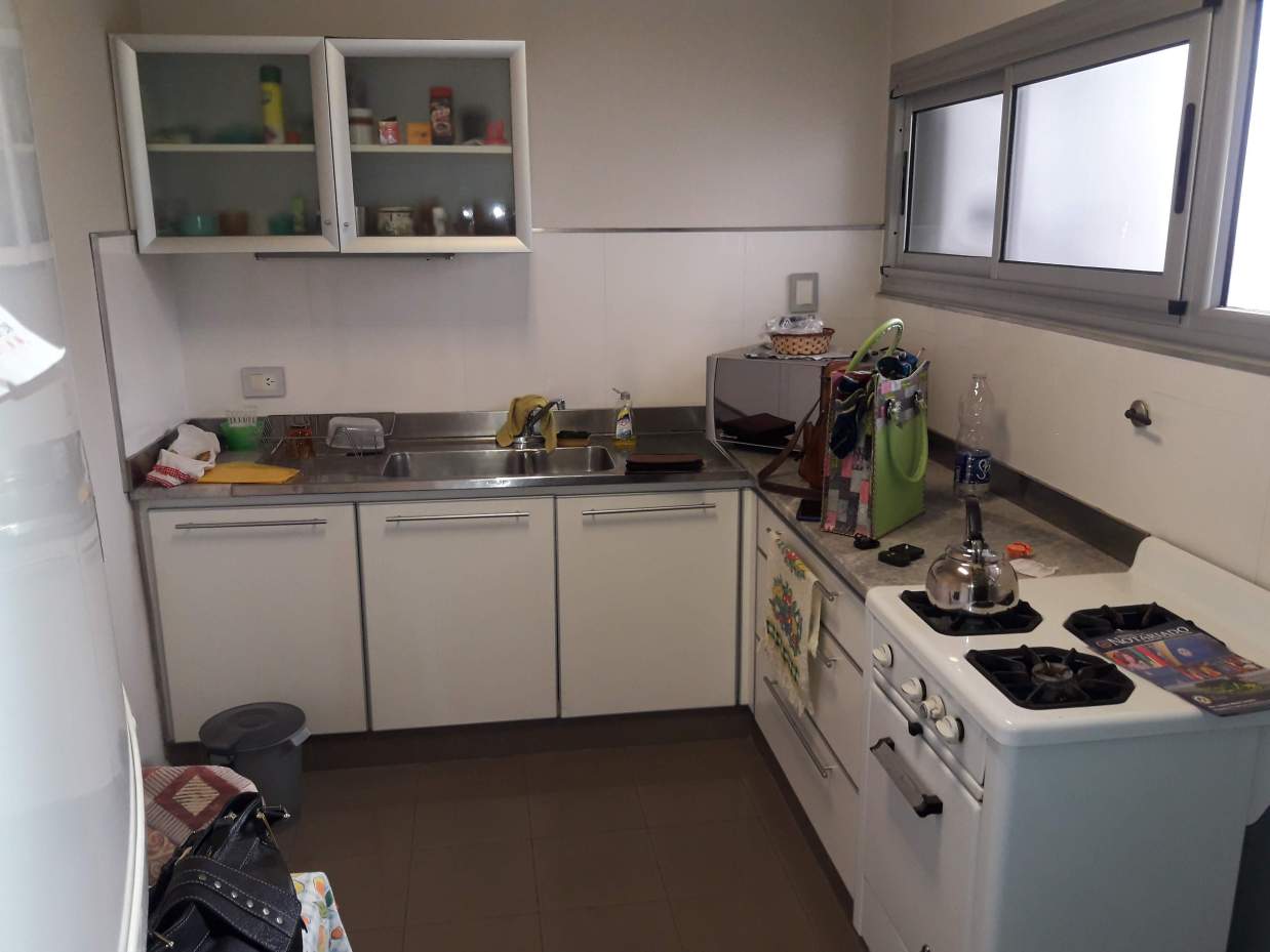 Vendo departamento 3 dormitorios con cochera. Centro