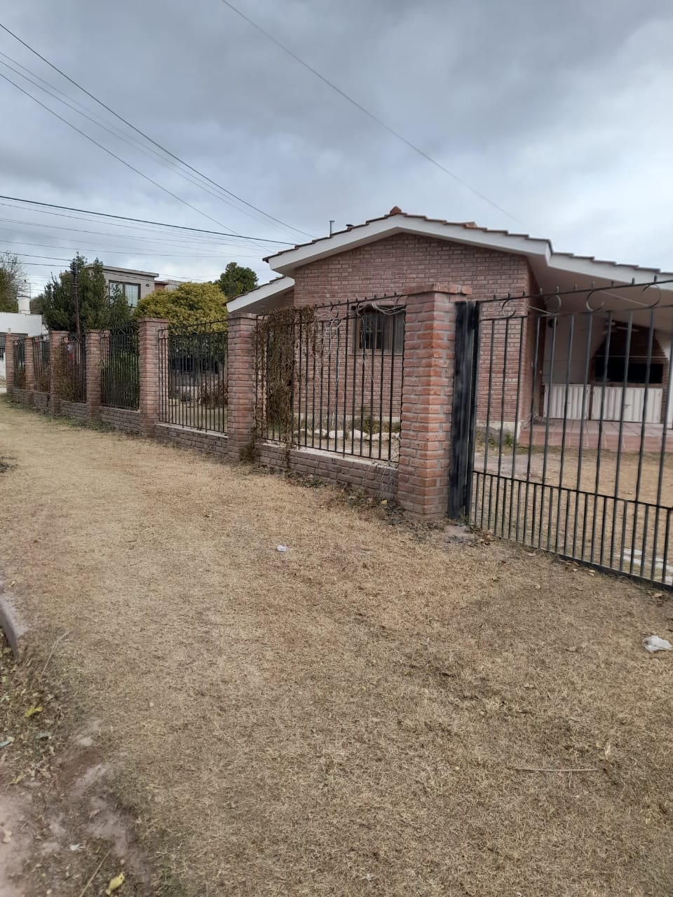 VENTA CASA B° SAN MARTÍN- 2 DORM-2 BAÑOS-CAPILLA DEL MONTE