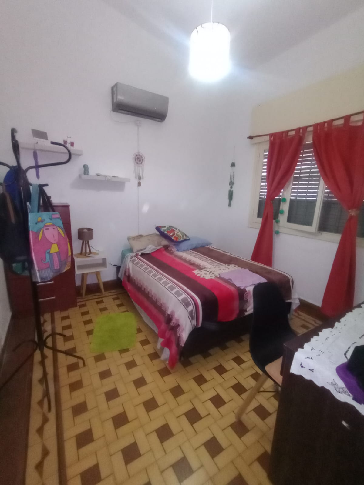 CASA DE 3 DORM. EN VENTA A MEDIA CUADRA DE AV. COLON - GARZON MACEDA 292