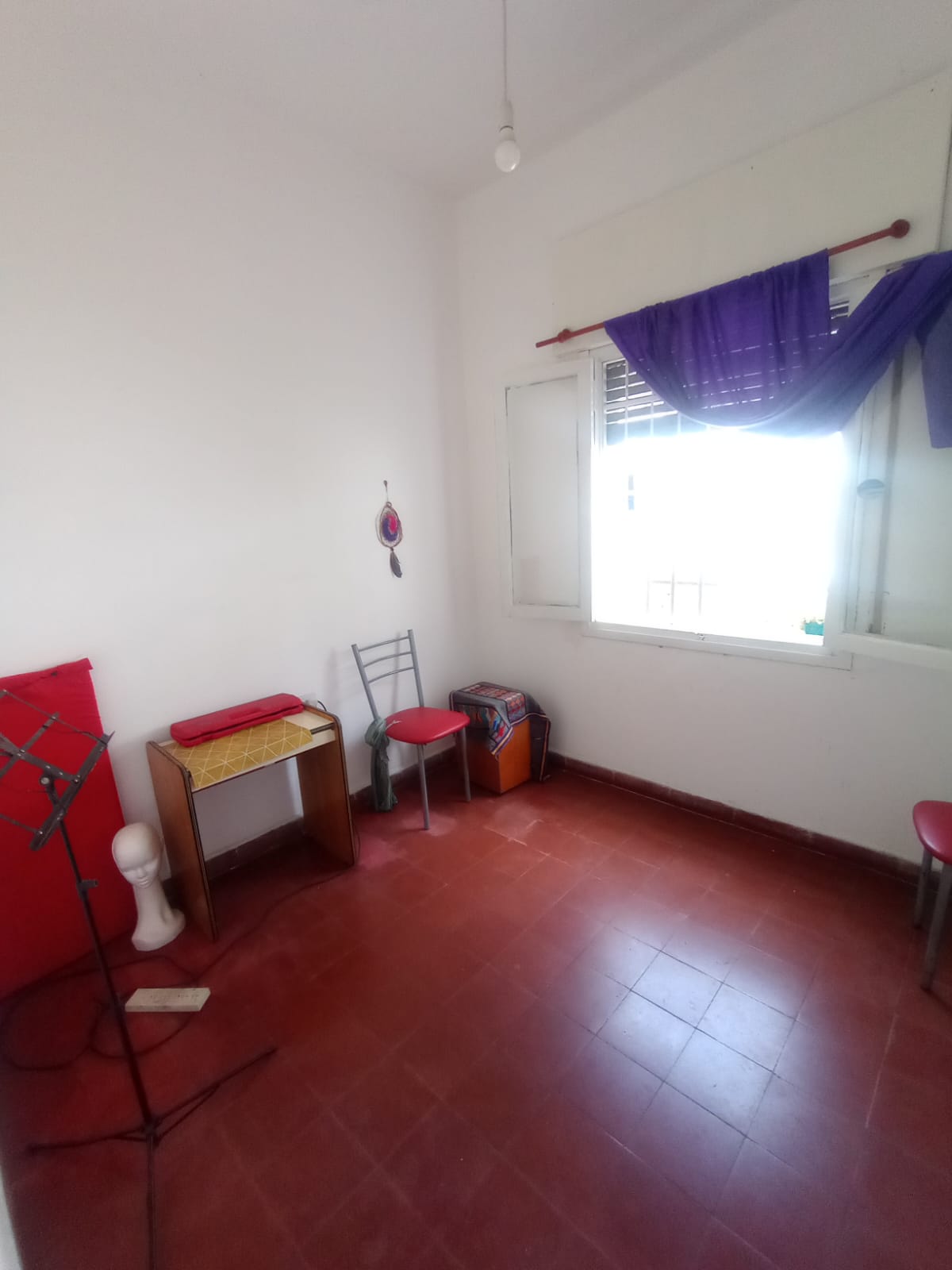 CASA DE 3 DORM. EN VENTA A MEDIA CUADRA DE AV. COLON - GARZON MACEDA 292