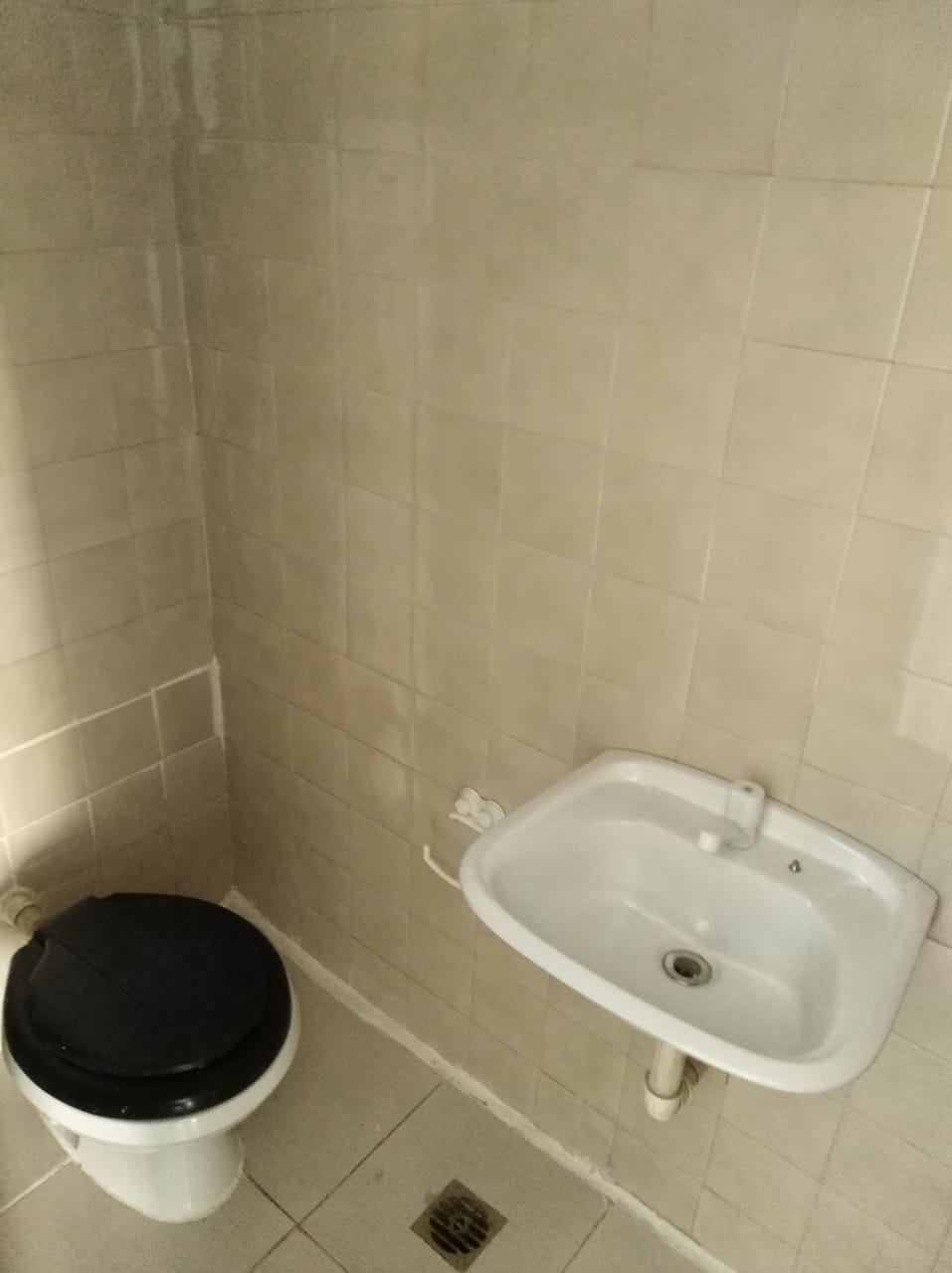 OPORTUNIDAD - LOCAL EN VENTA EN B ALTO ALBERDI - OLEGARIO CORREA 92