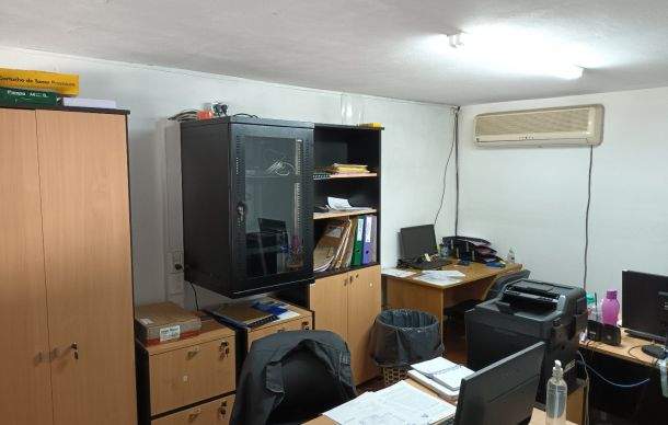 Salón comercial en Venta - 370 m2 - Av. Fuerza Aérea 3500 - B° Ameghino Norte