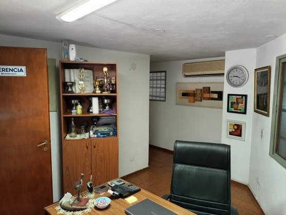 Salón comercial en Venta - 370 m2 - Av. Fuerza Aérea 3500 - B° Ameghino Norte