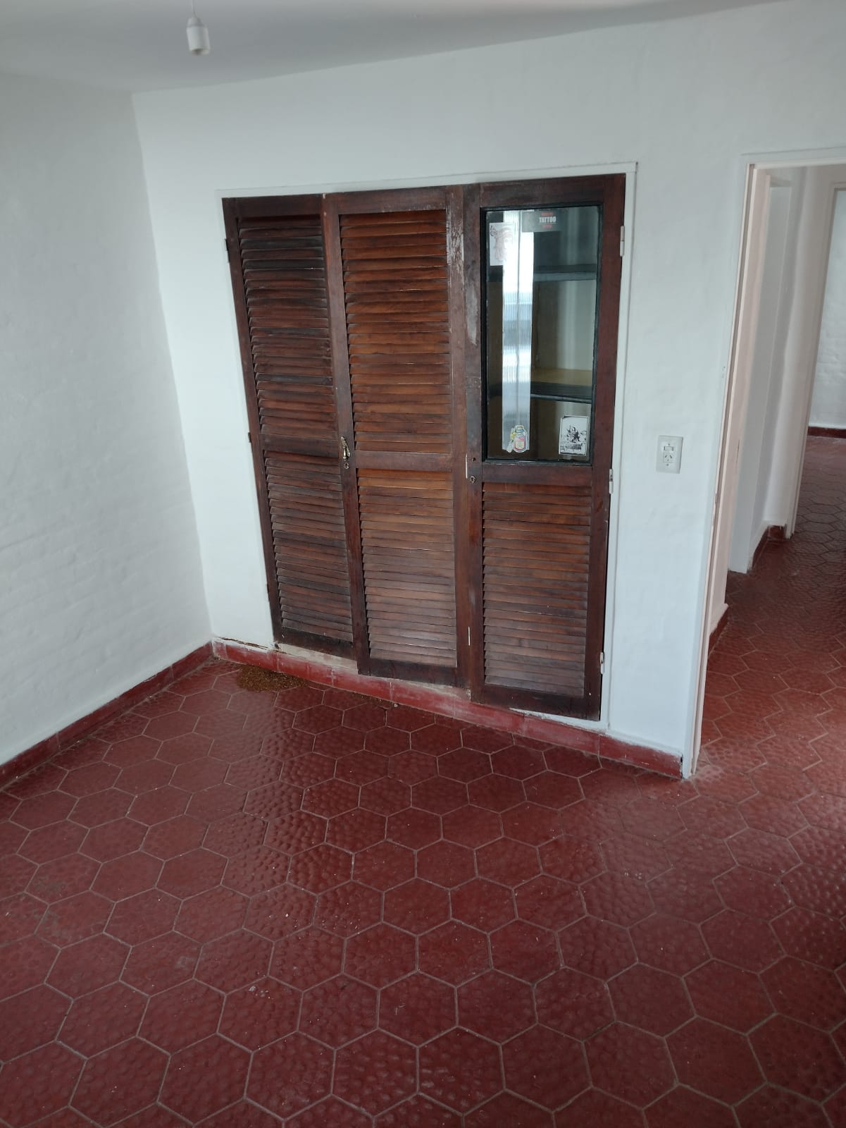 APTO CREDITO - CASA DE 2 DORM. EN VENTA EN OLEGARIO CORREA al 2000