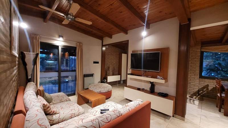 Exclusiva casa en venta en Carlos Paz- 2dor-Quincho-Pileta-Escritura