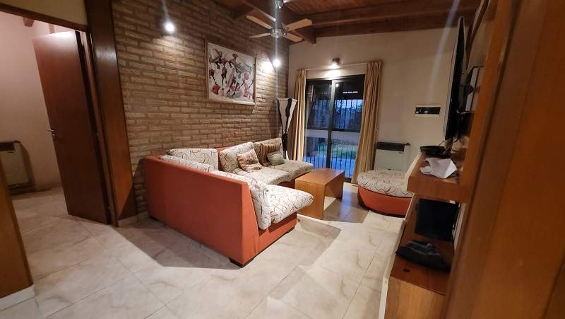 Exclusiva casa en venta en Carlos Paz- 2dor-Quincho-Pileta-Escritura