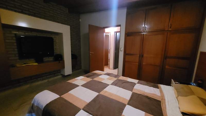 Exclusiva casa en venta en Carlos Paz- 2dor-Quincho-Pileta-Escritura