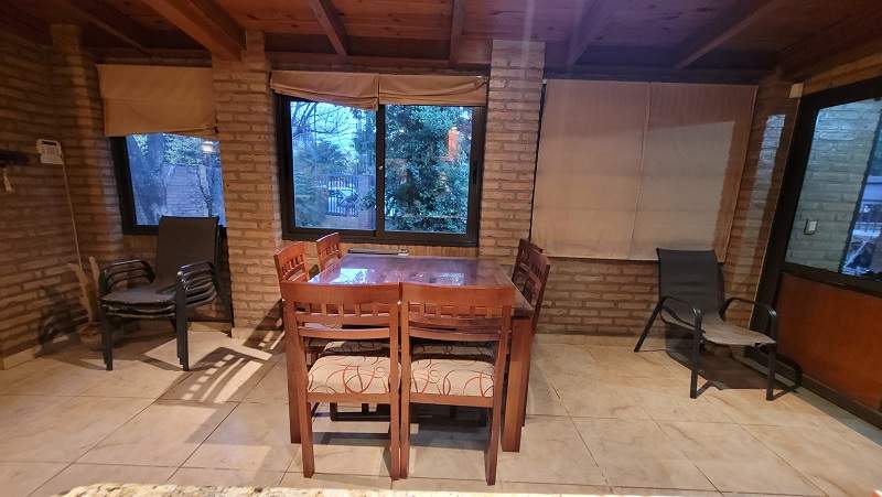 Exclusiva casa en venta en Carlos Paz- 2dor-Quincho-Pileta-Escritura