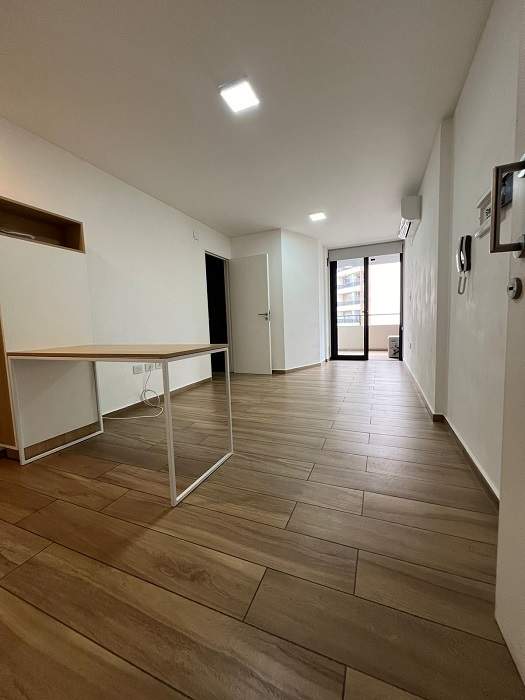 Dpto en venta frente al Pque. Sarmiento - Nueva Córdoba- 1 dor c-balcón