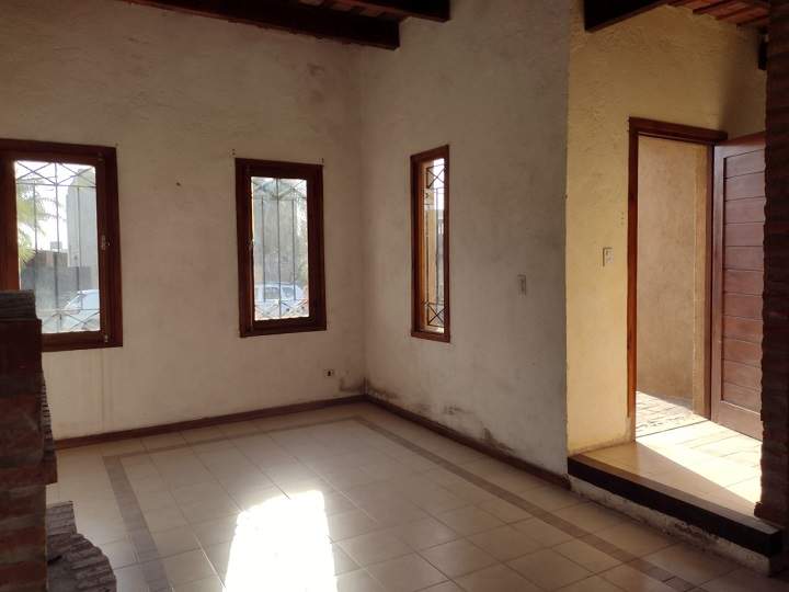 Casa en venta en El Talar - Mendiolaza- 2 dor-pileta. Escritura