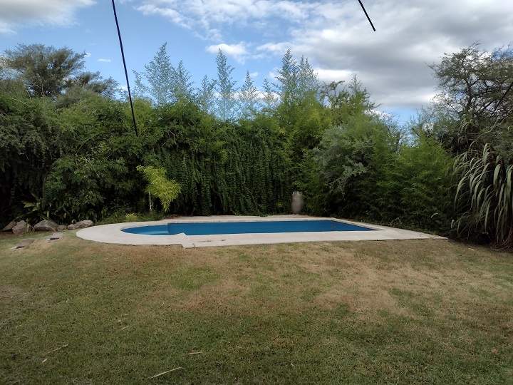 Casa en venta en El Talar - Mendiolaza- 2 dor-pileta. Escritura