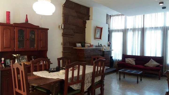 Casa en venta en Gral Paz - 3 niveles-4dor-pileta- Escritura