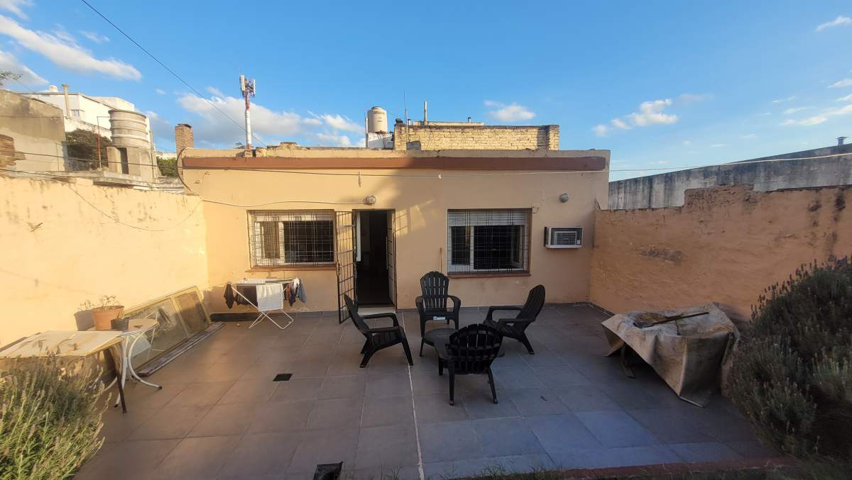 Casa en venta en Gral Paz - 3 niveles-4dor-pileta- Escritura