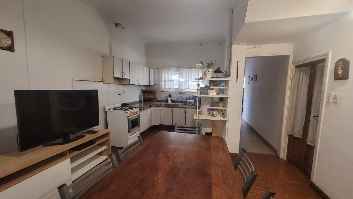 Casa en venta en Gral Paz - 3 niveles-4dor-pileta- Escritura