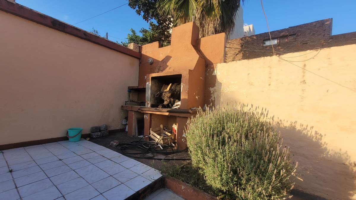 Casa en venta en Gral Paz - 3 niveles-4dor-pileta- Escritura