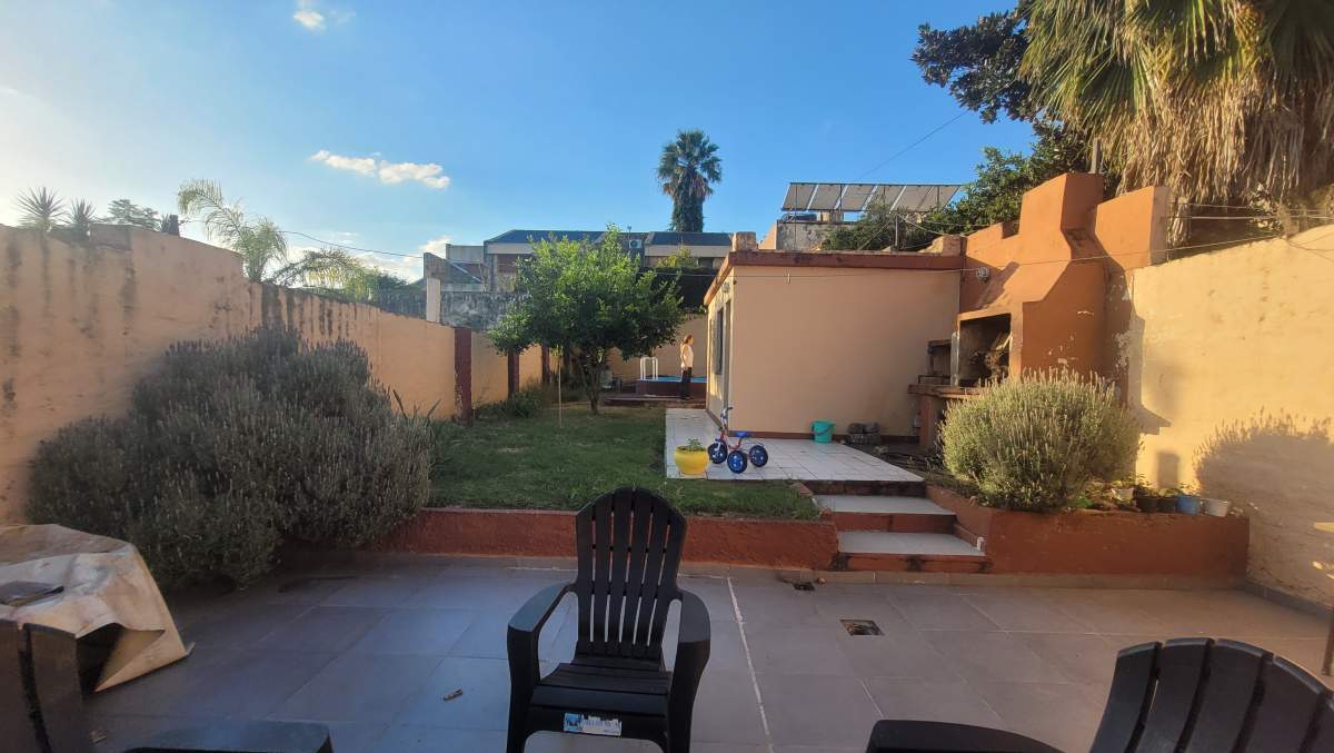 Casa en venta en Gral Paz - 3 niveles-4dor-pileta- Escritura