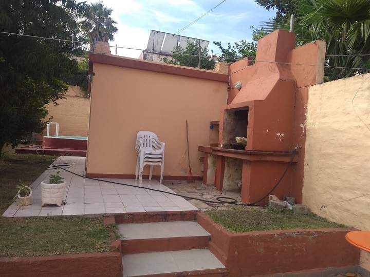 Casa en venta en Gral Paz - 3 niveles-4dor-pileta- Escritura