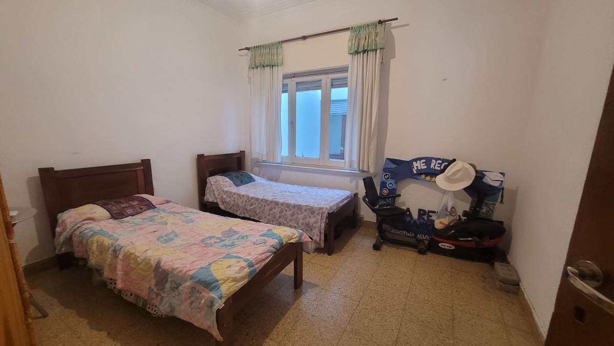 Casa en venta en Gral Paz - 3 niveles-4dor-pileta- Escritura
