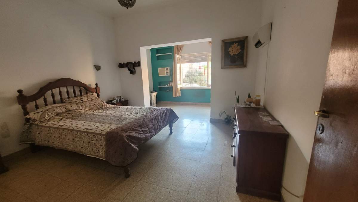 Casa en venta en Gral Paz - 3 niveles-4dor-pileta- Escritura