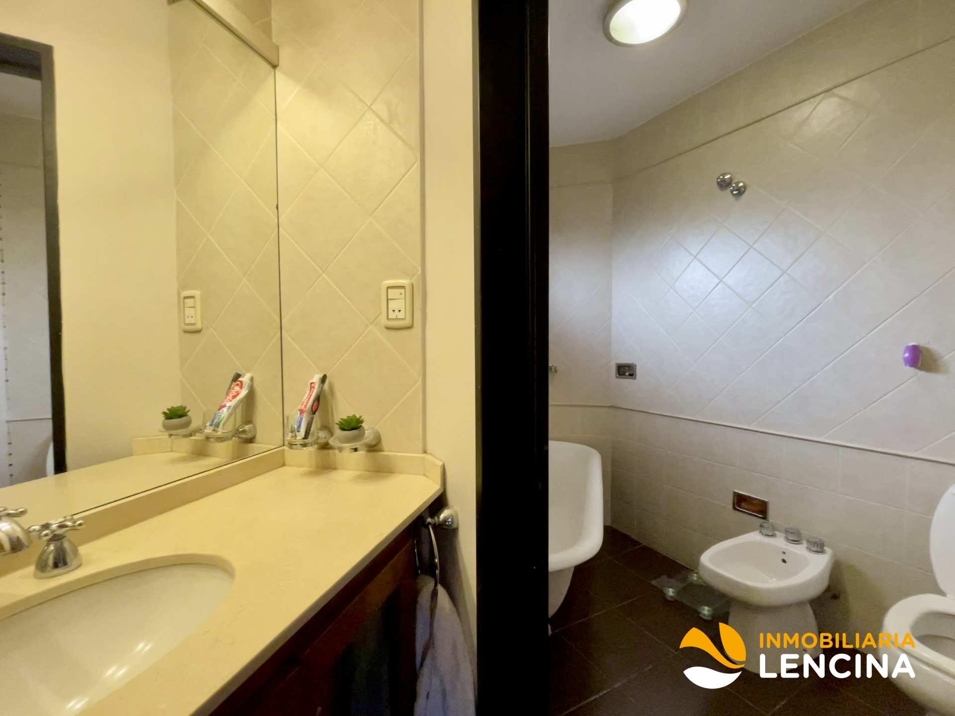 Casa en Venta - 3 Dormitorios - Santa Rita