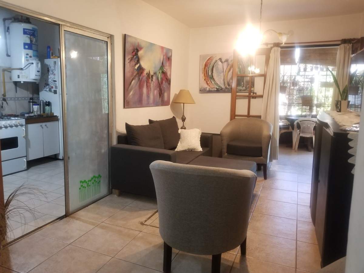 Casa en venta en B° San Fernando- 4 dor-2baños. Escritura