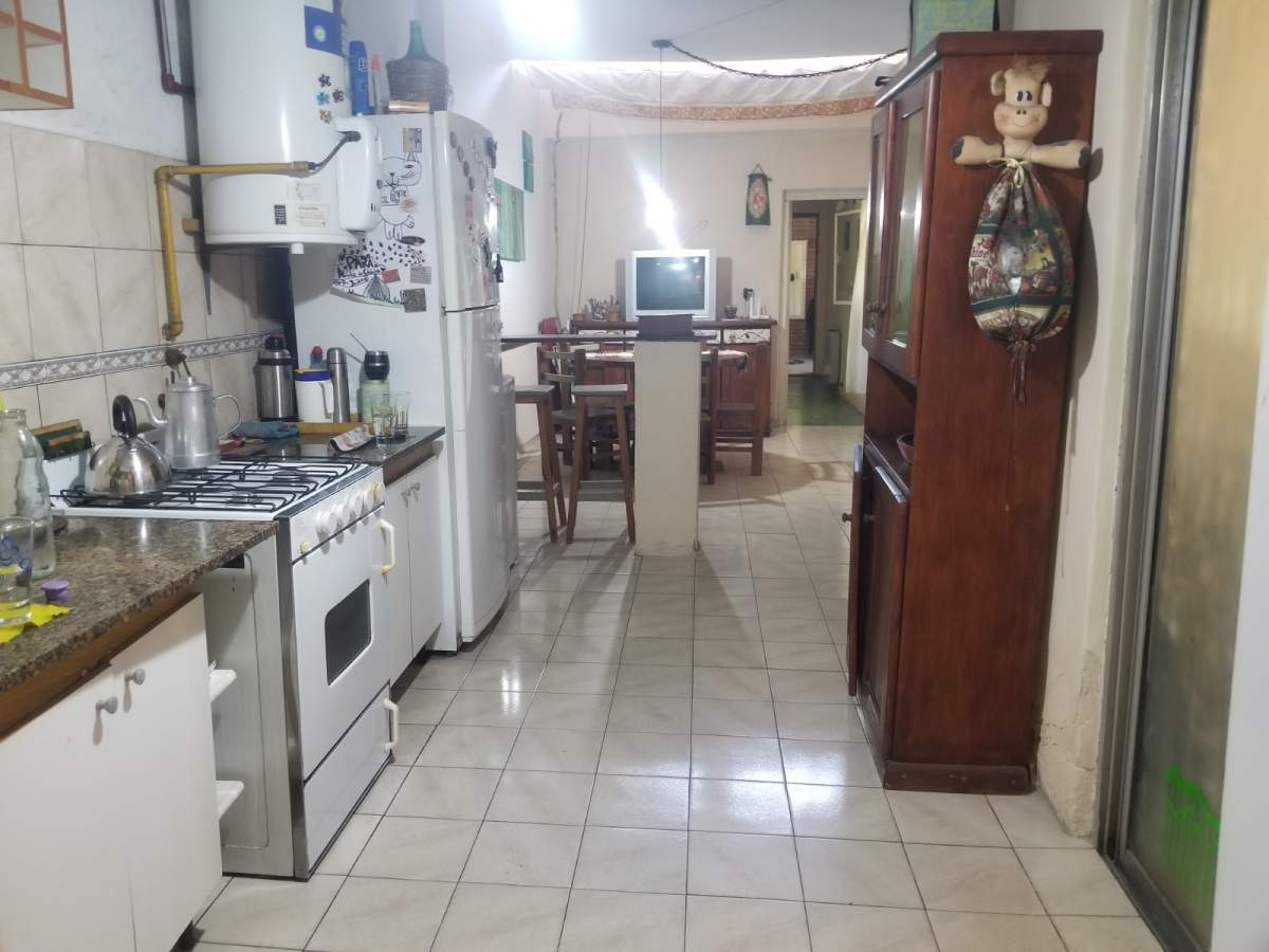 Casa en venta en B° San Fernando- 4 dor-2baños. Escritura