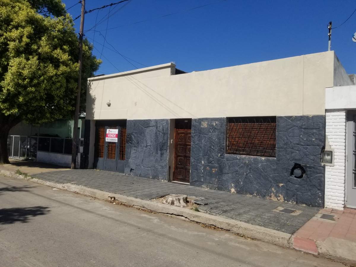Casa en venta en B° San Fernando- 4 dor-2baños. Escritura