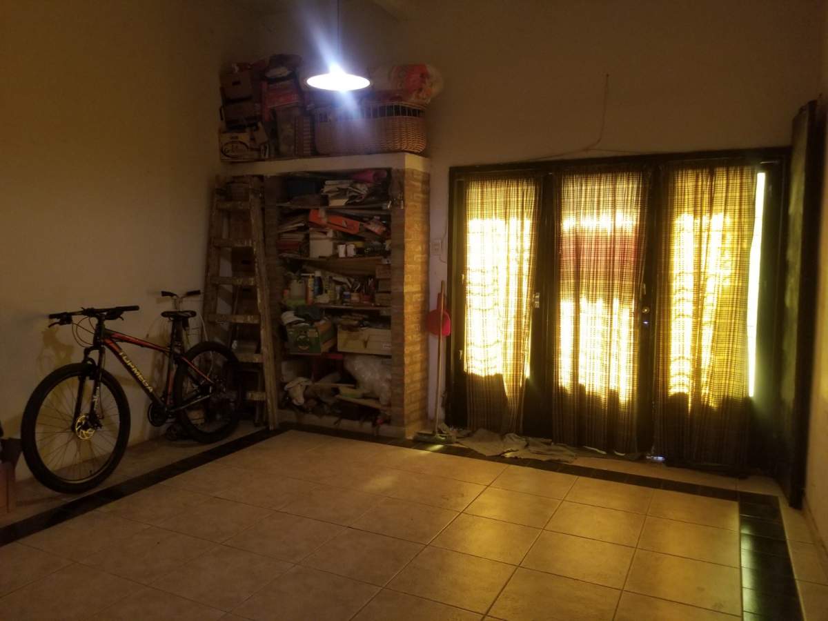 Casa en venta en B° San Fernando- 4 dor-2baños. Escritura