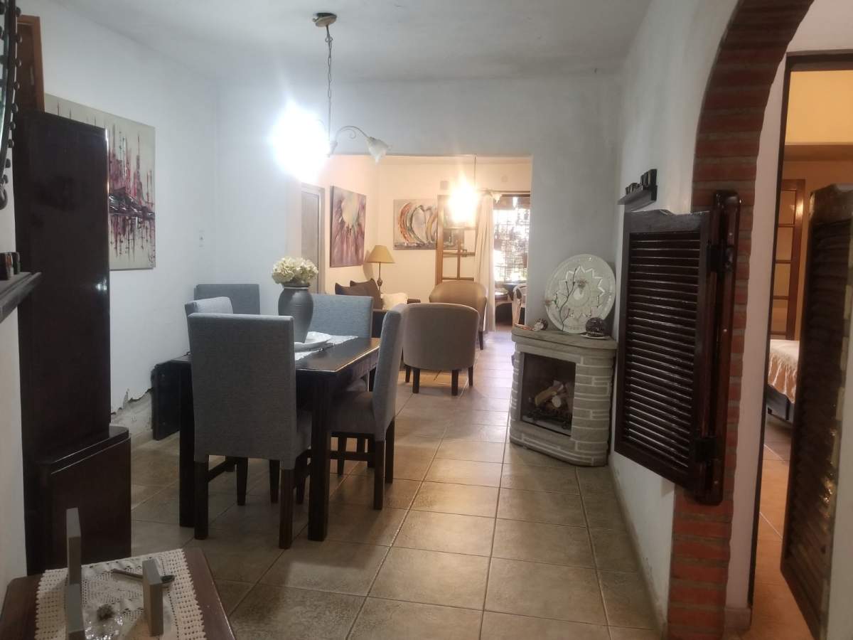 Casa en venta en B° San Fernando- 4 dor-2baños. Escritura
