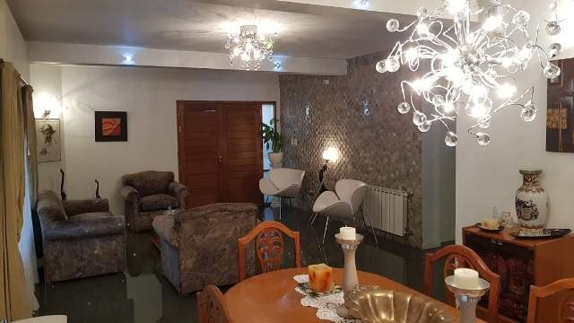 Exclusiva casa en venta en Crisol- 4 dor-3 baños-piscina-Playroom-Escritura