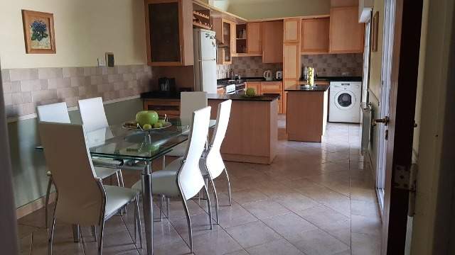 Exclusiva casa en venta en Crisol- 4 dor-3 baños-piscina-Playroom-Escritura