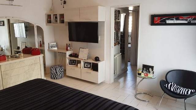 Exclusiva casa en venta en Crisol- 4 dor-3 baños-piscina-Playroom-Escritura