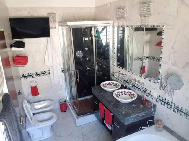 Exclusiva casa en venta en Crisol- 4 dor-3 baños-piscina-Playroom-Escritura