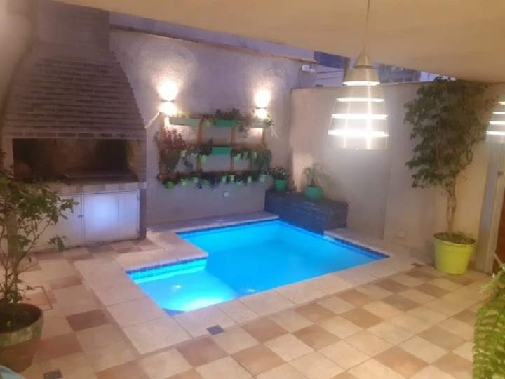 Exclusiva casa en venta en Crisol- 4 dor-3 baños-piscina-Playroom-Escritura