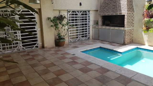 Exclusiva casa en venta en Crisol- 4 dor-3 baños-piscina-Playroom-Escritura