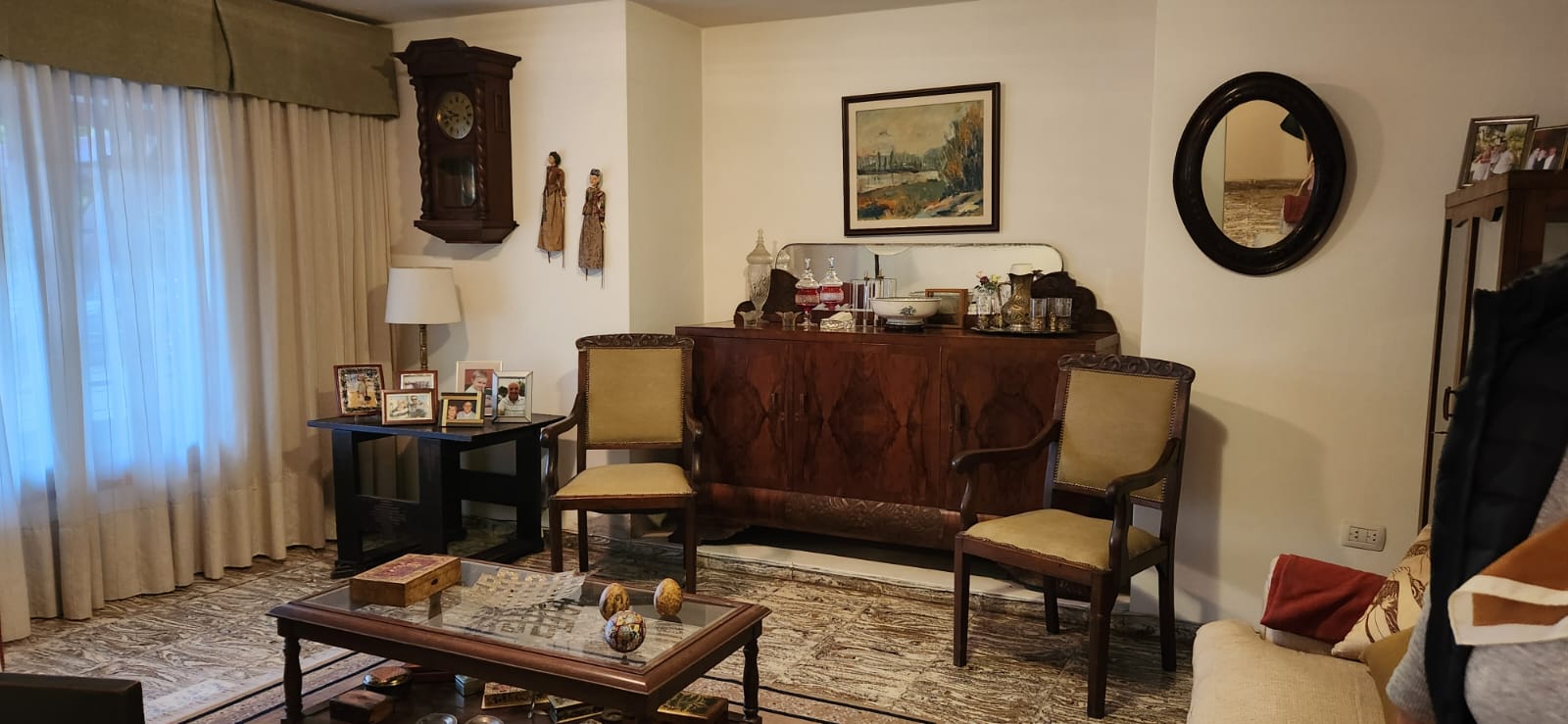 POETA LUGONES, VENTA DE CASA EN MUY BUEN ESTADO