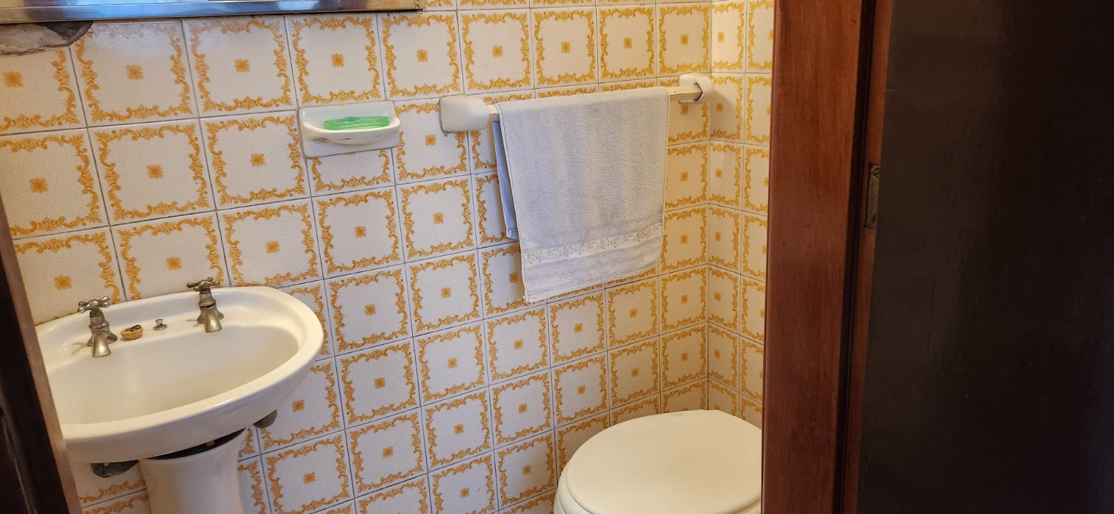 POETA LUGONES, VENTA DE CASA EN MUY BUEN ESTADO