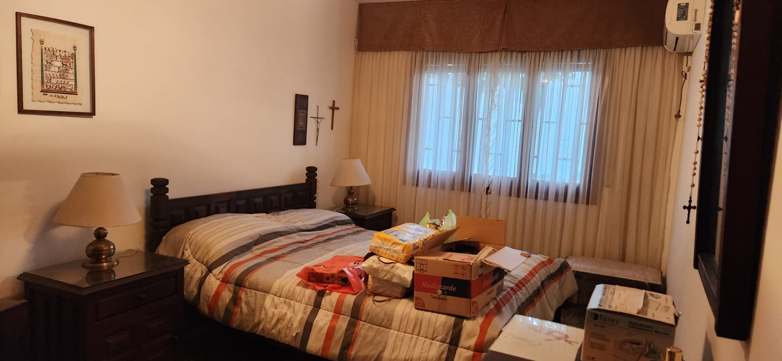 POETA LUGONES, VENTA DE CASA EN MUY BUEN ESTADO