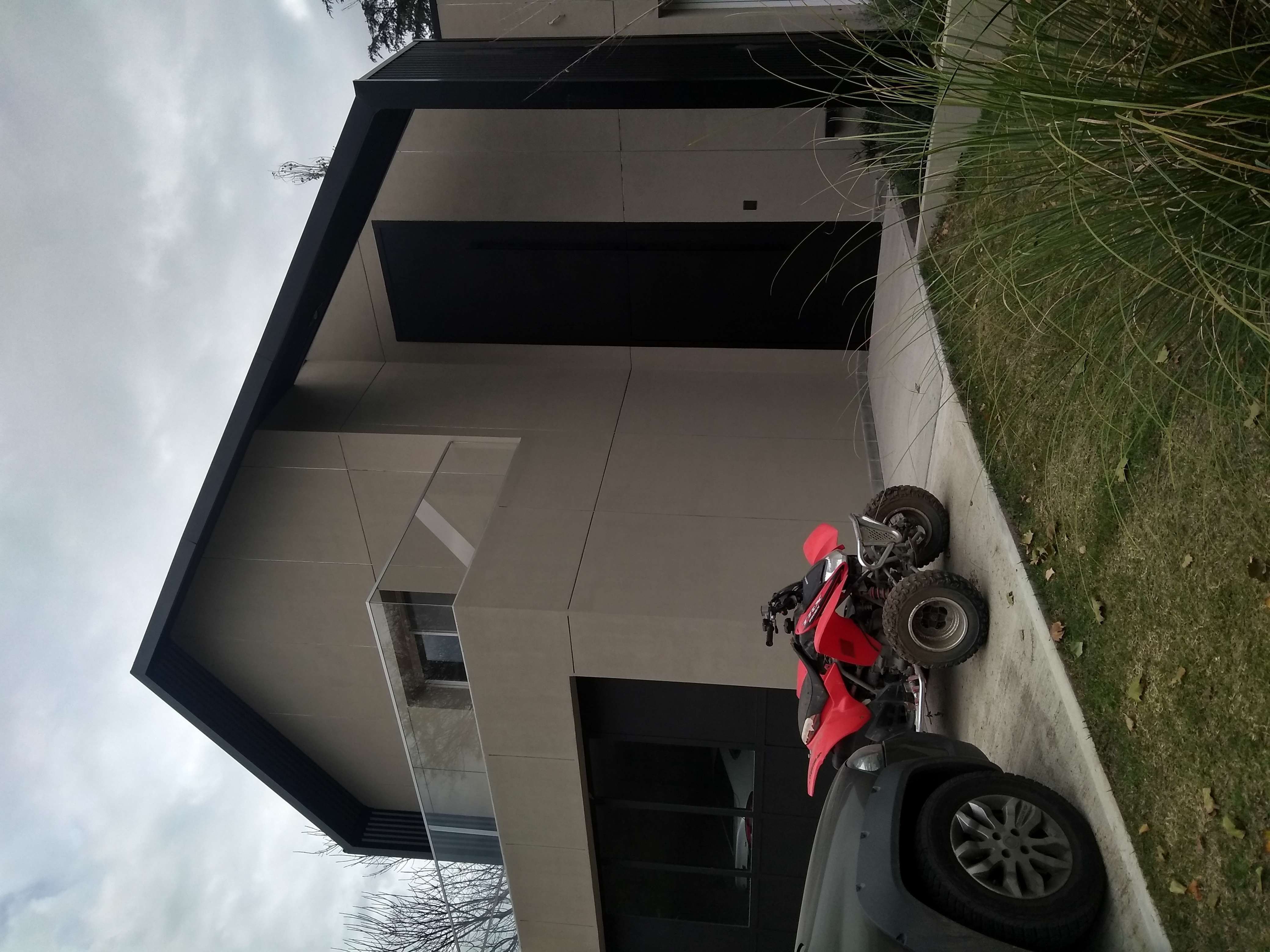 VENTA CASA COUNTRY FORTIN DEL POZO - ZONA SUR - 3 DORMITORIOS PILETA