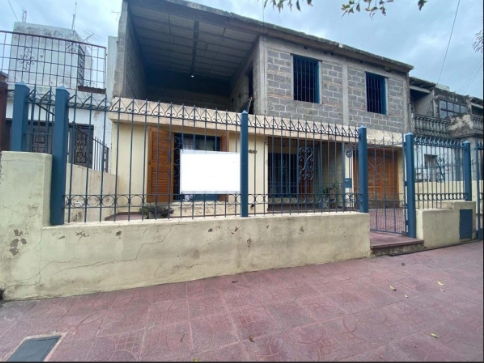 Casa en Venta! OPORTUNIDAD INVERSIONISTAS! Se recibe vehículo-escuchamos ofertas!