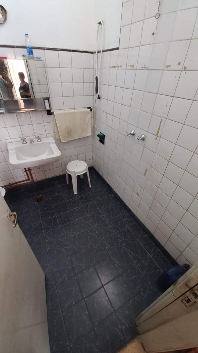 VENTA CASA 2 DORMITORIOS MAS DEPARTAMENTO BARRIO CIUDADELA A METROS DE VELEZ SARSFIELD