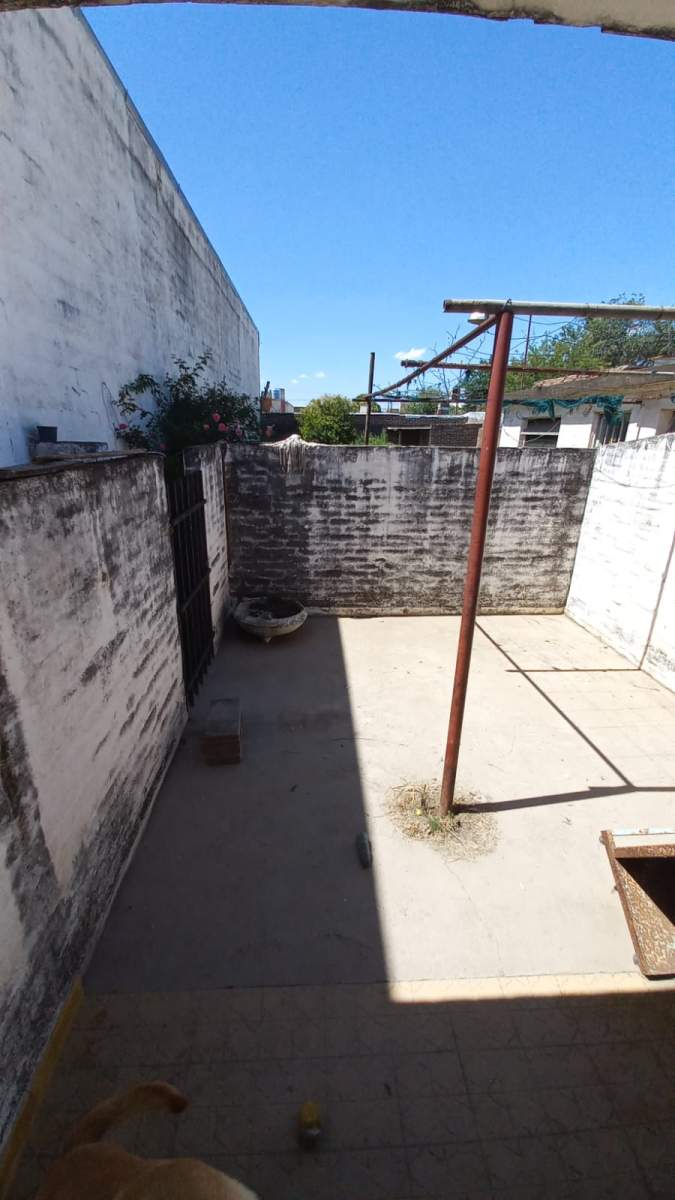 VENTA CASA 2 DORMITORIOS MAS DEPARTAMENTO BARRIO CIUDADELA A METROS DE VELEZ SARSFIELD