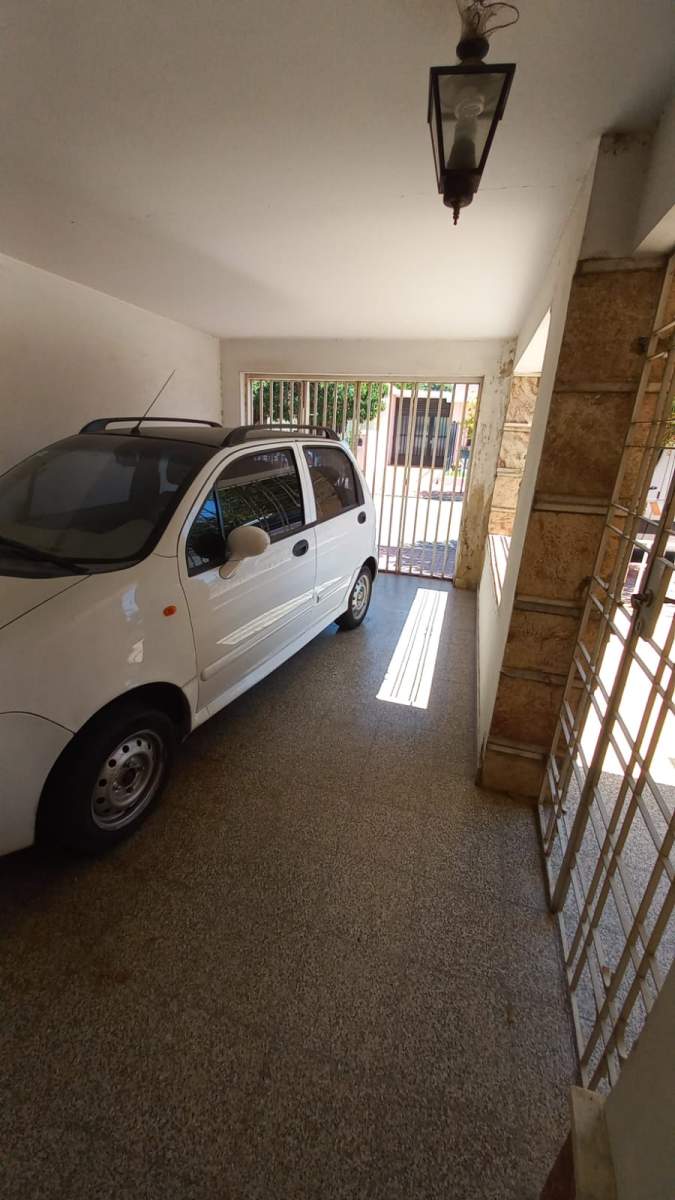 VENTA CASA 2 DORMITORIOS MAS DEPARTAMENTO BARRIO CIUDADELA A METROS DE VELEZ SARSFIELD