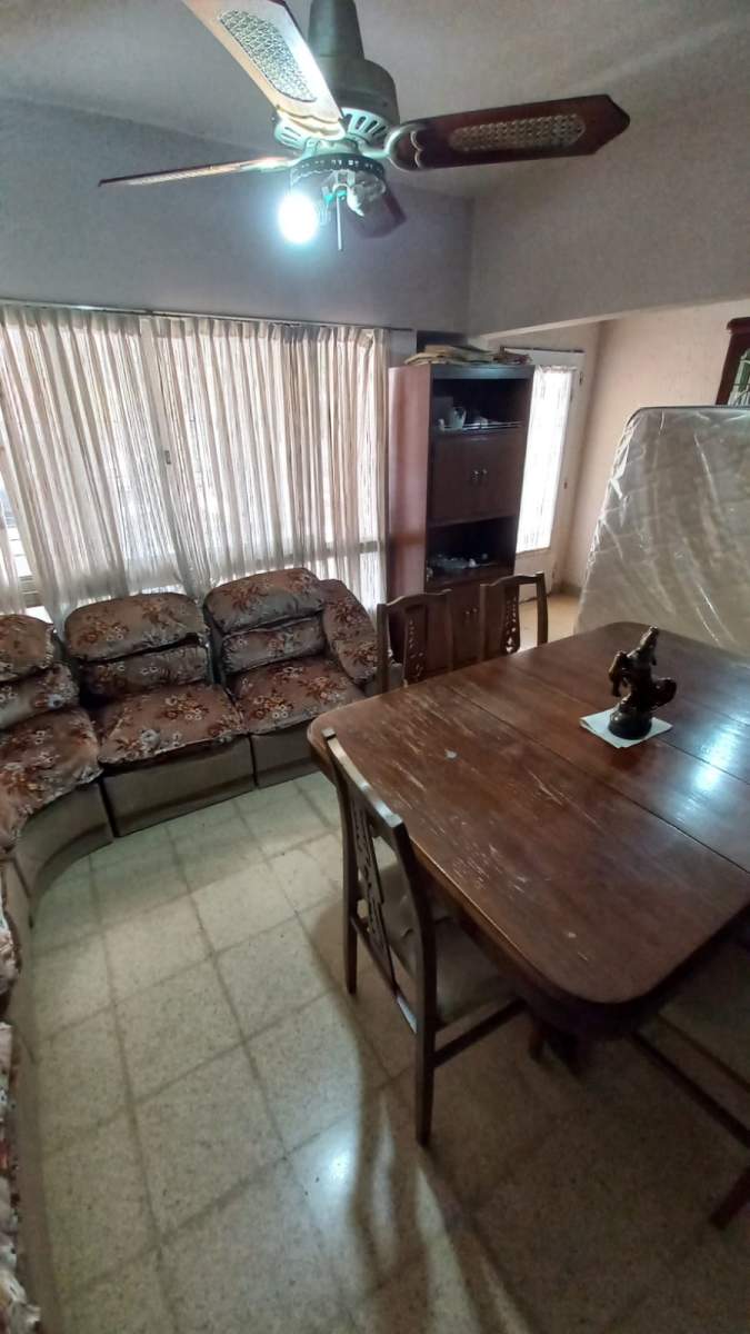 VENTA CASA 2 DORMITORIOS MAS DEPARTAMENTO BARRIO CIUDADELA A METROS DE VELEZ SARSFIELD