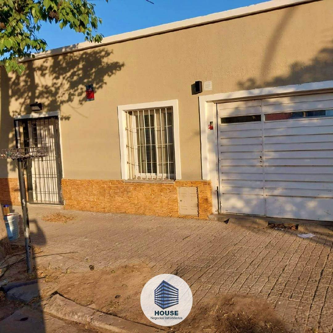 CASA EN VENTA BARRIO JARDIN  APTA PARA CRÉDITO 3 DORM